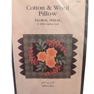 Barbara Viall Floral Spiral Felted Wool Pillow Kit HRT012, New In Bag